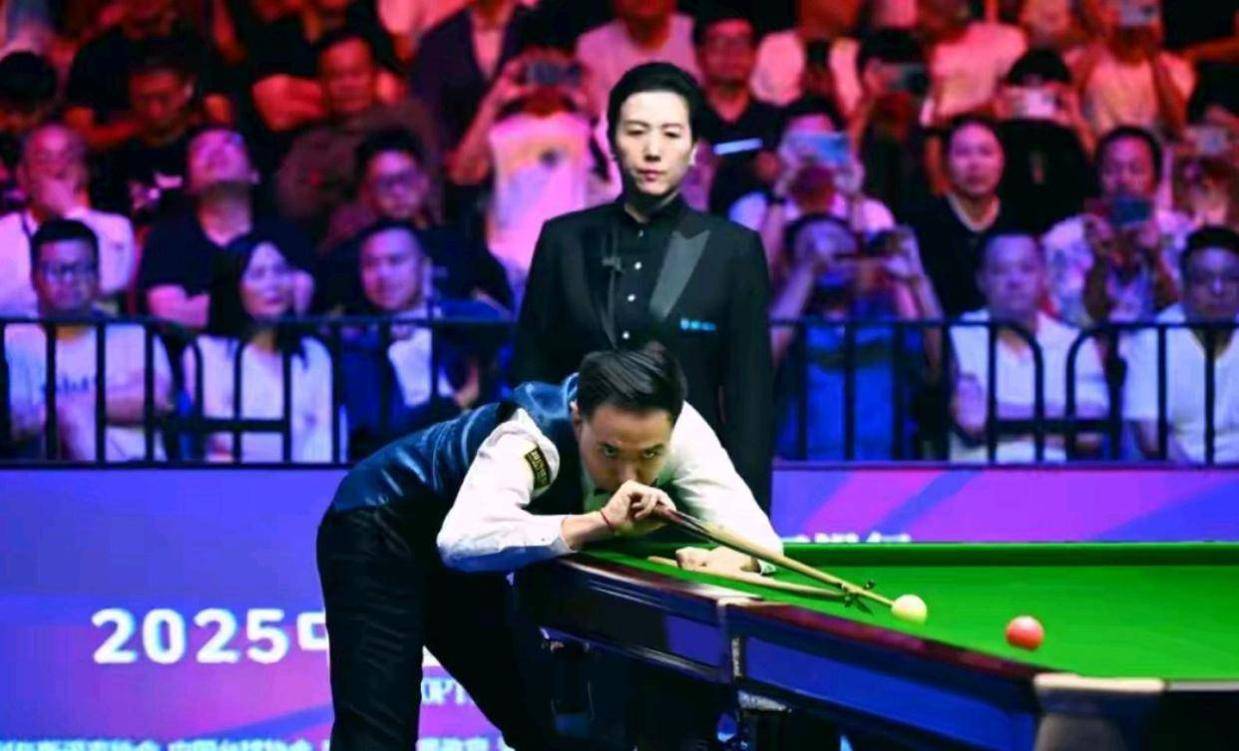 军人物, 并手握两个, 战术