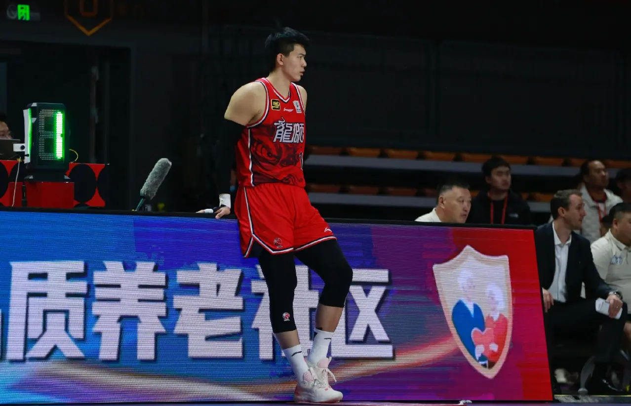 被北控在首, 关于陈国豪, 加另外一些